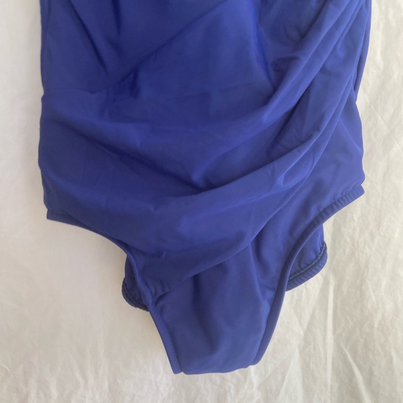 Miraclesuit Blue One Piece with Slimming Ruching Size 10 - Picture 12 of 16